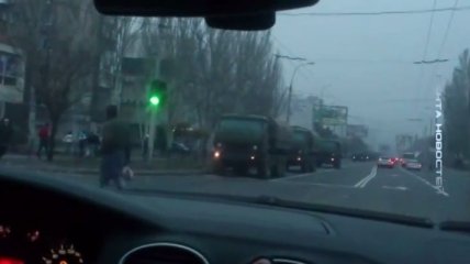 СМИ: Под Донецком заметили огромную колонну военной техники