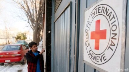 Красный Крест направил на Донбасс сотни тонн продуктов