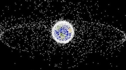 На земной орбите заметили странный космический мусор