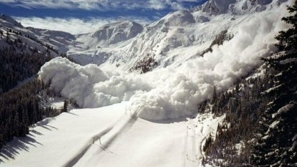 Снежная угроза: В Карпатах сегодня сохраняется опасность схождения лавин