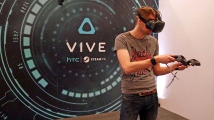 HTC показала инструкцию пользования гаджетом виртуальной реальности Vive Pre