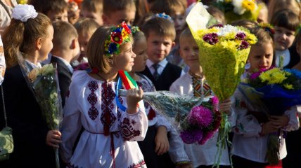 Шкільні лінійки в умовах великої війни