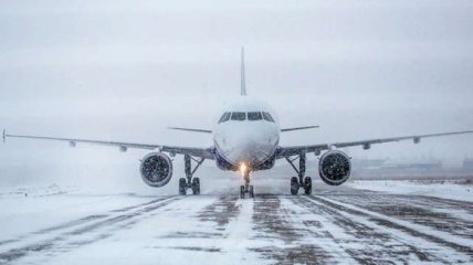 Аэропорт "Херсон" закрыли из-за непогоды