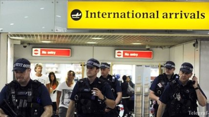 Посольство РФ в Лондоне жалуется на задержания россиян в аэропортах