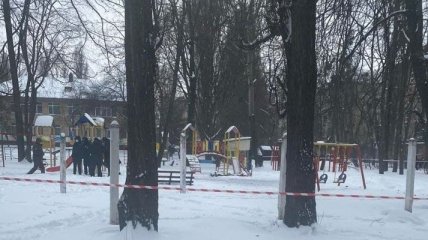 Мужчина взорвал себя на детской площадке в Киеве: знакомый погибшего назвал возможную причину