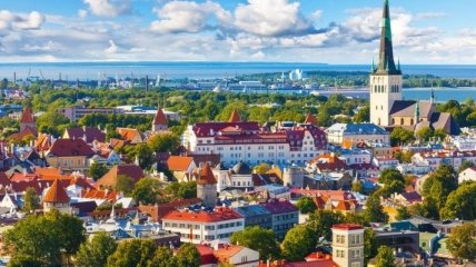 Без полной вакцинации, тестов и изоляции: курорты Эстонии открываются для украинцев