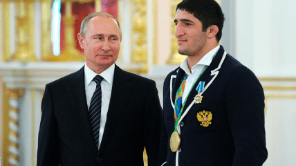 Садулаев получал награду от Путина