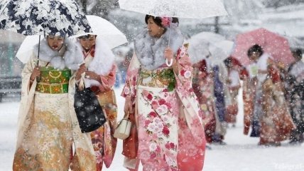 Из-за снега 3,5 тысячи человек провели ночь в токийском аэропорту