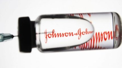 Невнимательные работники завода отправили в утиль 15 миллионов доз вакцины Johnson & Johnson