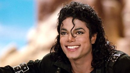 Куртку Майкла Джексона продали за 298 тысяч долларов