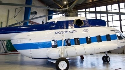 Азаров презентовал модернизированные вертолеты