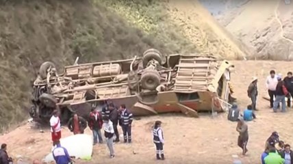 Ужасная трагедия: автобус упал в пропасть (Видео)