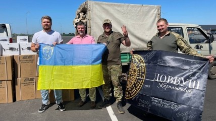 З вогнем в душі до перемоги. Бренд українського коньяку "Довбуш Карпатський" допомагає воїнам з однойменної бригади