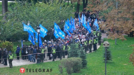 На митинге ОПЗЖ - полиция и "кассиры"