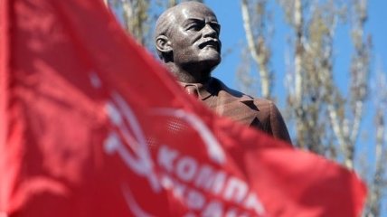 Памятнику Ленину отбили голову 
