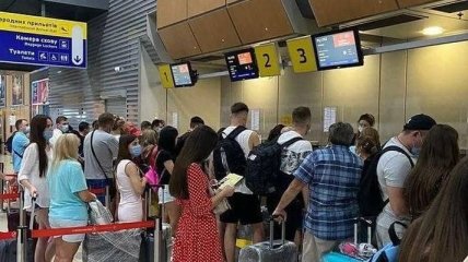 В Харькове самолет улетел без части пассажиров: подробности инцидента