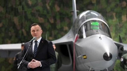 Польша готова передать Украине советские самолеты