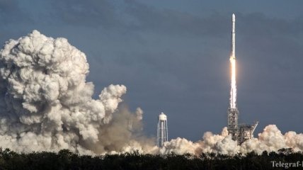 Онлайн-трансляция запуска ракеты SpaceX Falcon Heavy (Видео)