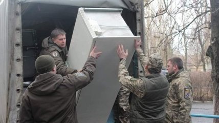 Латвия передала на Донбасс свыше трехсот тонн гумпомощи