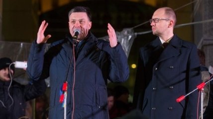 Евромайдан: Тягнибок и Яценюк выступили перед народом
