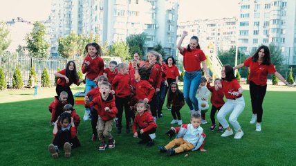 Maple Bear у Києві. Першу канадську двомовну школу відкрили на столичних Осокорках