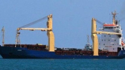 Двое моряков арестованного в Ливии судна вернулись в Украину 
