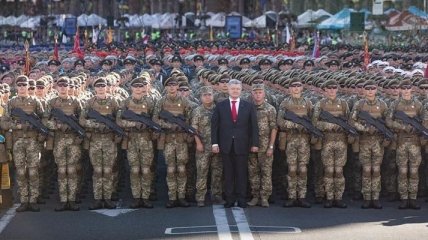 Президент Украины принял участие в генеральной репетиции парада на Крещатике