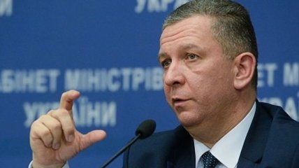 "Украинцы много едят": в Кабмине озвучили зарплату министра Ревы