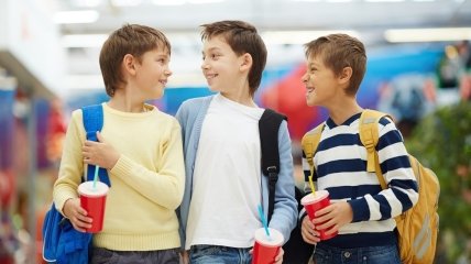 Как общение с одноклассниками влияет на вашего ребенка