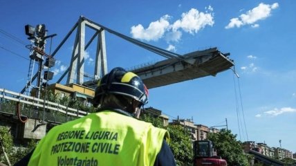 Обслуживавшая рухнувший мост в Генуе компания создаст фонд помощи