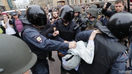 Пенсионная реформа: Во время протестов в России задержано уже более 800 человек