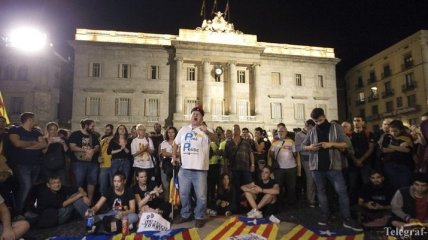 Сотни тысяч каталонцев заполнили улицы Барселоны