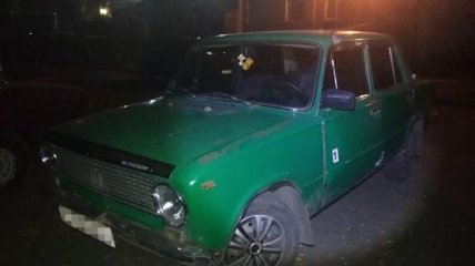 На Харьковщине злоумышленник побил мужчину, украл его автомобиль и сбил женщину