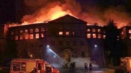 Пожар в аграрном университете уничтожил 3-й и 4-й этажи