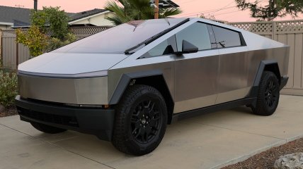 Скільки в Україні є Tesla Cybertruck