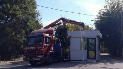 В Одесі знесли будку паркувальників