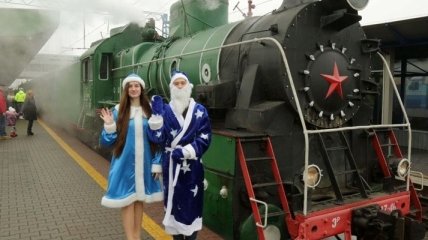 Ретропоезд Деда Мороза будет курсировать в Киеве дважды в день