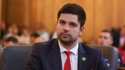 Нардеп "Слуги народа": Закон "об особом статусе Донбасса" не будут писать иностранцы