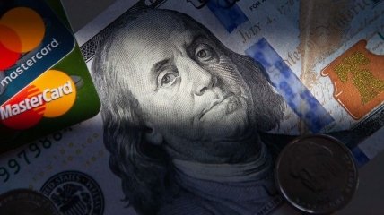 Свежий курс валют: доллар подешевел, а евро подорожал 