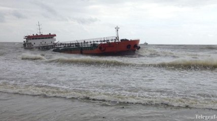 В Китае взорвался танкер с нефтью
