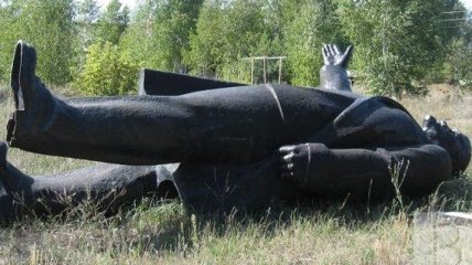 В Черниговской области на аукционе продали памятник Ленину за 375 тыс грн