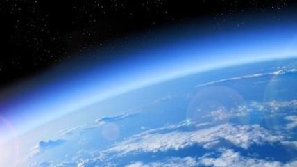 Над Арктикой затянулась крупнейшая озоновая дыра (Фото)
