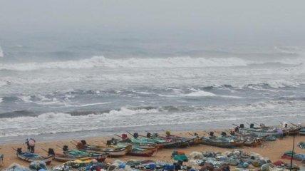 На Индию обрушился мощный циклон "Нивар": фото и видео последствий
