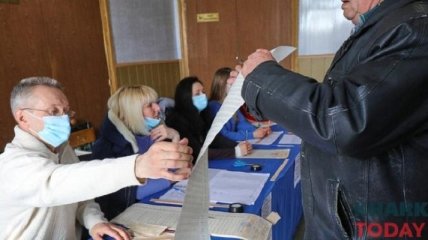 Хаос і гучні відставки: як коронавірус вплине на вибори і що чекає Україну після 25 жовтня