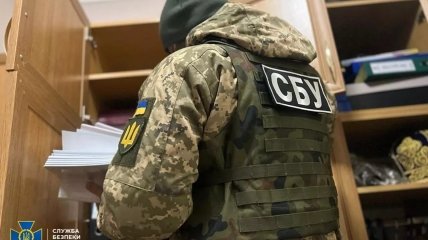 Правоохоронці працюють в офісі "Київстар"