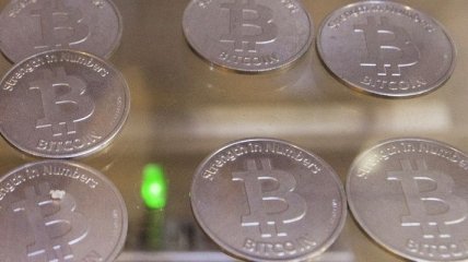 Курс криптовалют на 16 ноября: Bitcoin и еще пару критповалют упали в цене