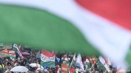 Глава правительства Венгрии опасается государственного переворота