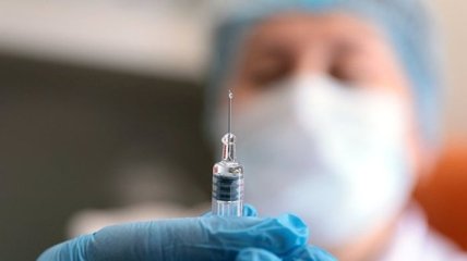 "Несколько доз просто выбросили в мусор": врач взволновала рассказом о вакцинации на Буковине
