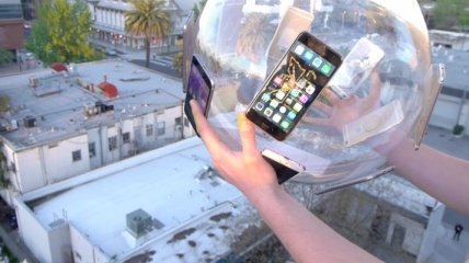 Американец разбил 14 iPhone 6s ради безумного эксперимента (Видео)