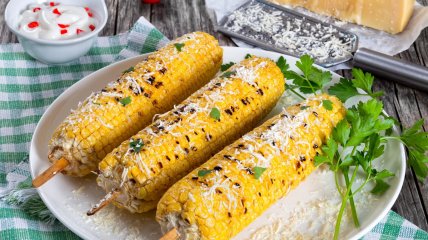 Кукуруза на мангале (видео)